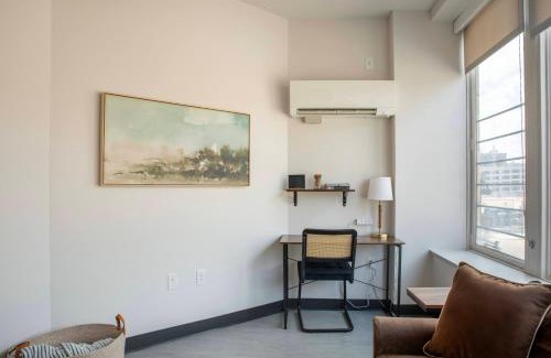 Westown Apartamento | Deer District Studio Apt JC2 - One Block from Fiserv and Baird