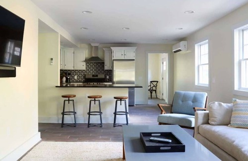 Jeffersonville Casa | Deer Meadows - Country Lodge with Hot Tub