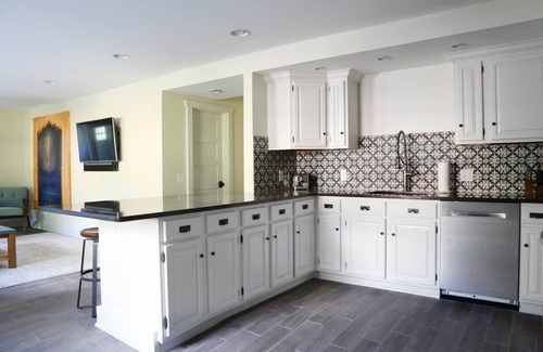 Jeffersonville Casa | Deer Meadows - Country Lodge with Hot Tub