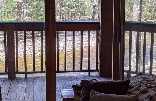 North Woodstock Condominio | Deer Park River View Condo