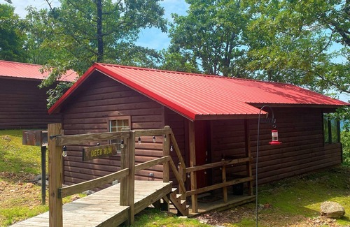 Mena Cabina | Deer Run is your perfect Mountaintop Cabin Equipped for Family Adventure!