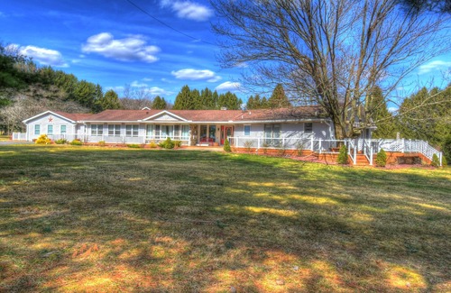 Kresgeville Casa | Deer Run Retreat W/Indoor Pool & Hot Tub