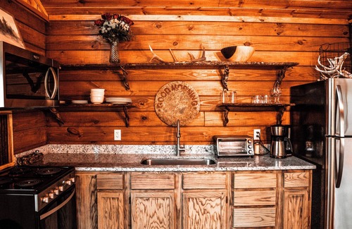 Mid America Cabina | Deer Run Treehouse - Starlight Haven