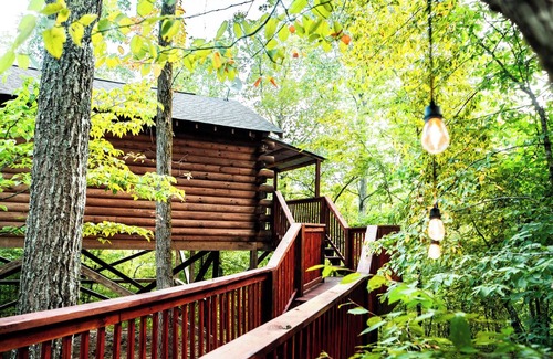 Mid America Cabina | Deer Run Treehouse - Starlight Haven