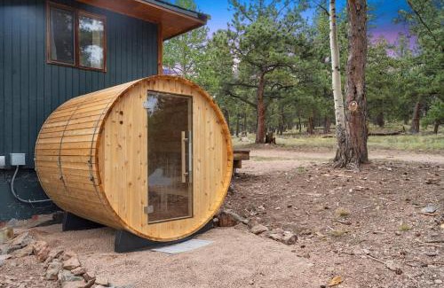 Florissant Casa | Deerfield Cabin Sauna Stargazing Wildlife Retreat