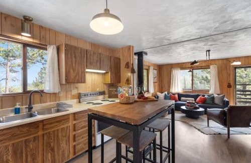 Florissant Casa | Deerfield Cabin Sauna Stargazing Wildlife Retreat
