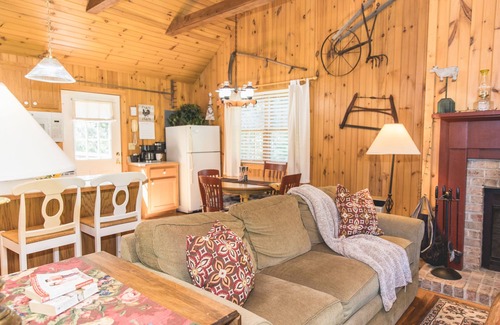 Lexington Cabaña | Deerfield Honeymoon Cottage en Autumn Ridge