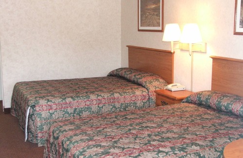 Greenbrier Hotel | Deerfield Inn & Suites