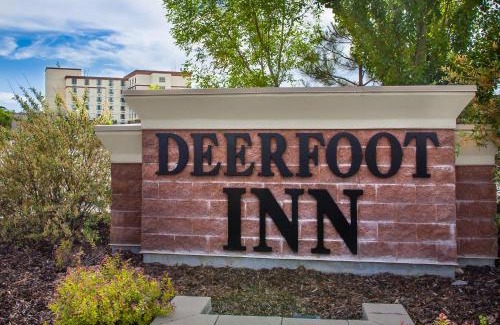 Southeast Calgary Hotel | Deerfoot Inn and Casino