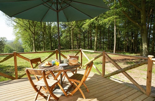 Ashby-de-la-Zouch Cabina | Deerpark Lodge tiene capacidad para seis personas y es perfecto para una escapada tranquila. Perro amigable.