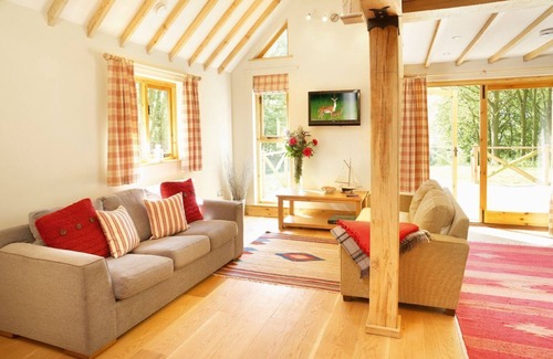 Ashby-de-la-Zouch Cabina | Deerpark Lodge tiene capacidad para seis personas y es perfecto para una escapada tranquila. Perro amigable.
