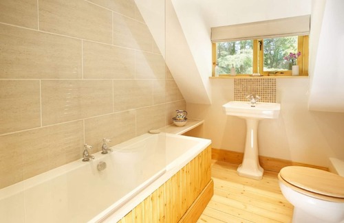 Ashby-de-la-Zouch Cabina | Deerpark Lodge tiene capacidad para seis personas y es perfecto para una escapada tranquila. Perro amigable.