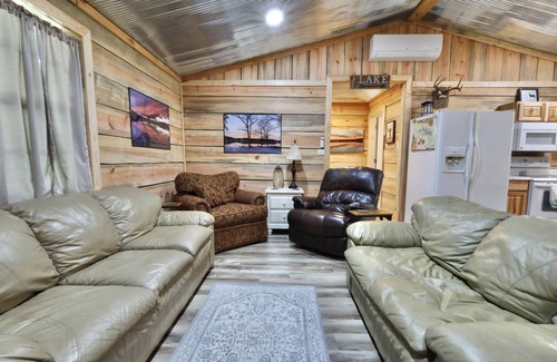 Amity Cabina | Degray Lake Cabin with kayaks available upon request