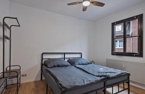 Rhein-Erft-Kreis District Apartamento | Deine Bude - 4 Doppelzimmer, 2 Bäder, Küche