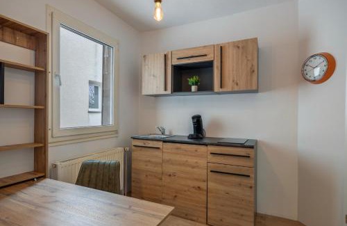 Rhein-Erft-Kreis District Apartamento | Deine Bude - 4 Doppelzimmer, 2 Bäder, Küche
