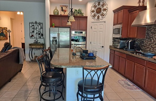 Sahuarita Casa | Deirdre's Desert Garden Home