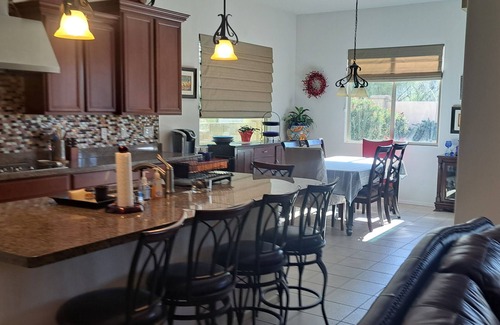 Sahuarita Casa | Deirdre's Desert Garden Home
