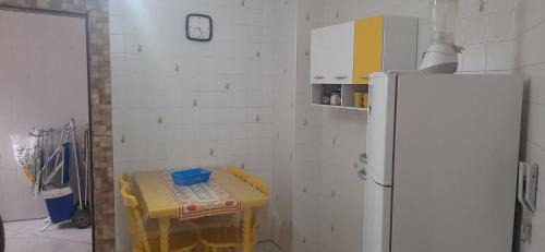 Guilhermina Apartamento | Deixe seu carro na garagem e curta tudo a pé!