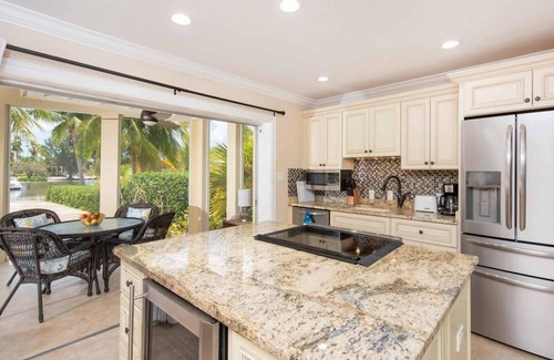 Rum Point Casa | Deja Blu IH #4 by Grand Cayman Villas & Condos
