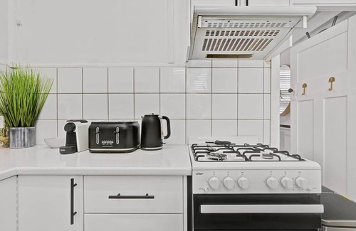 Bathurst Apartamento | Dejorja Studio - CBD, Eclectic Retreat for 2
