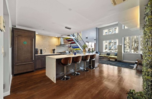 Bedford-Stuyvesant Apartamento | DeKalb Loft by Rove Travel | 2BR Duplex Condo Loft