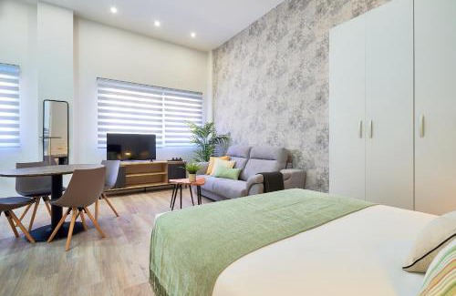 El Ejido Apartamento | Del Parque Flats Estudio Capuchinos