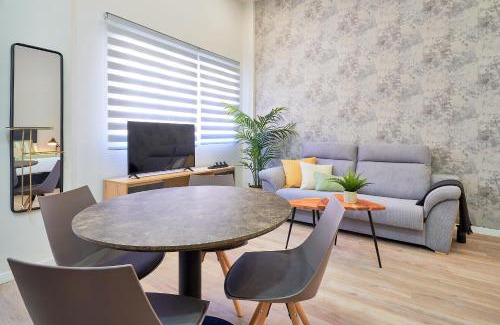 El Ejido Apartamento | Del Parque Flats Estudio Capuchinos