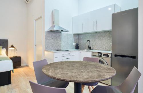 El Ejido Apartamento | Del Parque Flats Estudio Capuchinos