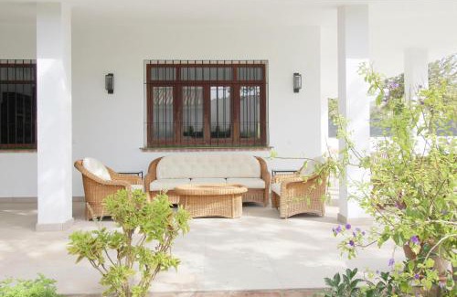 Vélez-Málaga Villa | Del Parque Flats Villa Sauce