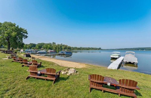 Delavan Casa | Delavan Retreat with Patio on Turtle Lake!