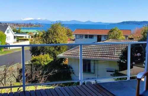 Hilltop Casa | Delight in Birch-Lake View Holiday Home