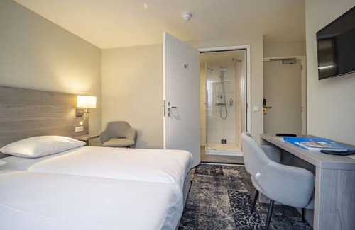 Valkenburg aan de Geul Hotel | Delight in Nature and Comfort w/ Bike Rentals, Outdoor Dining, & Relaxing Vibes