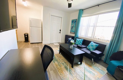 Pompano Beach Apartamento | Delight Retreat Apt 4 Min Walk to Beach