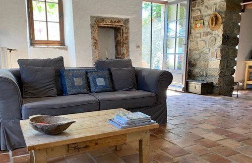 Saint-Andeol-de-Vals Casa | Delightful, authentic holiday home - peacefully situated, stunning views
