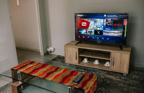 Germiston Casa | Delightful 1 Bedroom Flat in Germiston with WI-FI