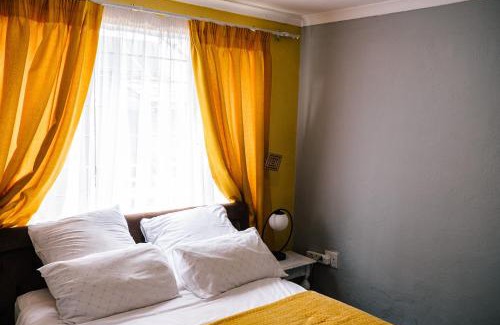 Germiston Casa | Delightful 1 Bedroom Flat in Germiston with WI-FI