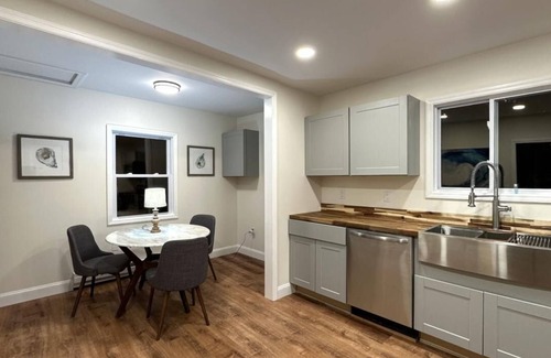 Town of Lloyd Casa | Delightful 1-Bedroom Residence with Private Yard on New Paltz Rd, Lloyd, NY