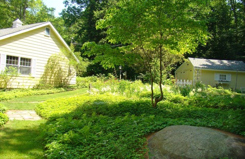 Moultonborough Casa | Delightful 2-bedroom house on Lake Kanasatka