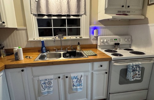 Jamestown Casa | Delightful 2-bedroom house in Jamestown, a short drive from Lake Cumberland