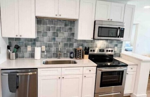 Homewood Condominio | Delightful 2 BR Condo Downtown Homewood