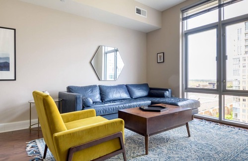Reston Apartamento | Delightful 2BR Apt in Reston w/ Hardwood Floors