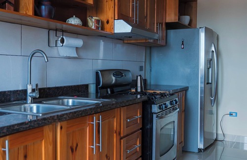San Cristobal Apartamento | Delightful 3-bedroom apartment with AC in Madre Vieja Sur, Sancristobal