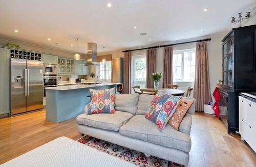 Westbourne Green Casa | Delightful 3-Bed Bayswater House - 1 Min to tube!