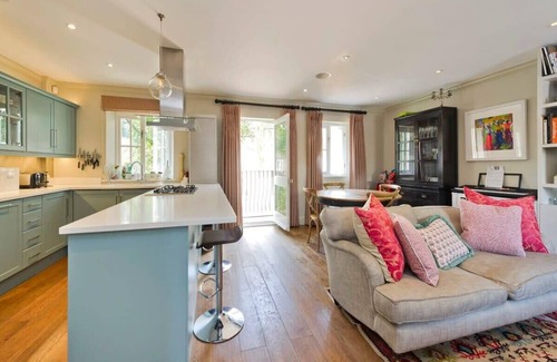 Westbourne Green Casa | Delightful 3-Bed Bayswater House - 1 Min to tube!
