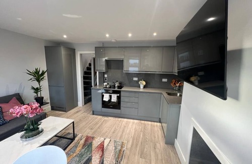 North Finchley Apartamento | Delightful 3Bedroom/2Bathroom Pet-Friendly Flat with Aircon and WiFi
