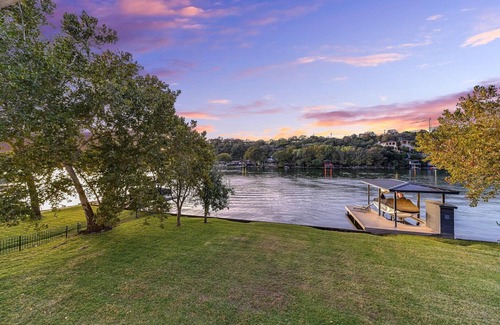 Davenport Ranch West Casa | Delightful 4-bedroom house on the shores of Lake Austin.