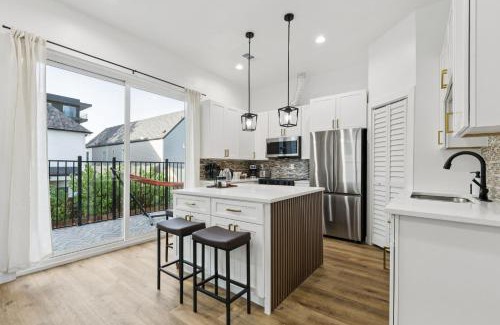 West Dallas Villa | Delightful 4-bedroom townhome with AC in Downtown Dallas