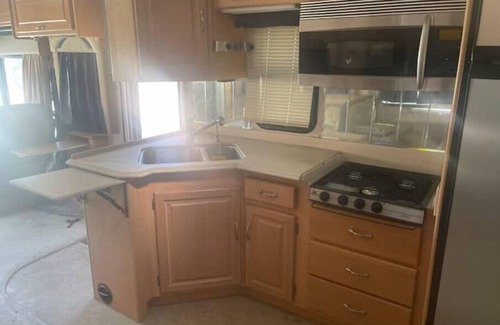 Victorville Casa | Delightful 4 guest RV enjoy nature in Apple Valley