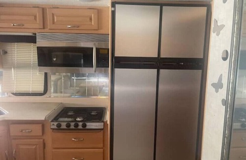 Victorville Casa | Delightful 4 guest RV enjoy nature in Apple Valley