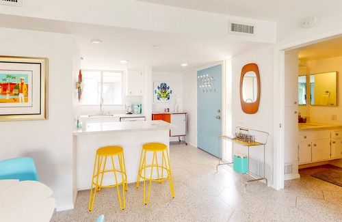 Araby Commons Condominio | Delightful and sophisticated condo with shared tennis, outdoor pool, & spa